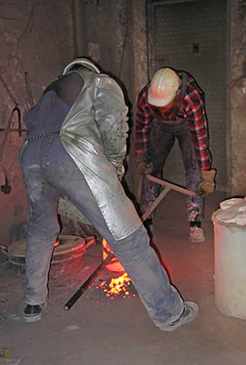  Bronzeguss Schlacken