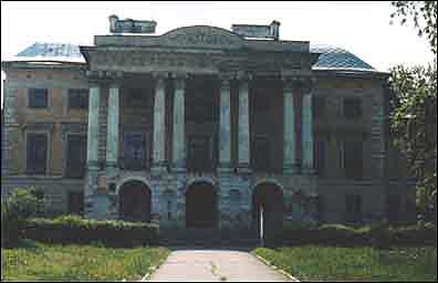 The palace of the Grokholski's in Voronivtsi