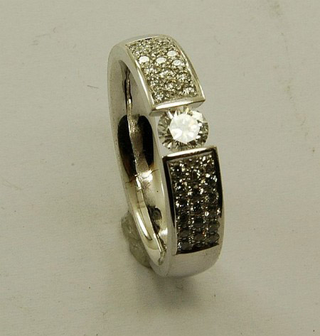 Spannring m. Besatz.jpg