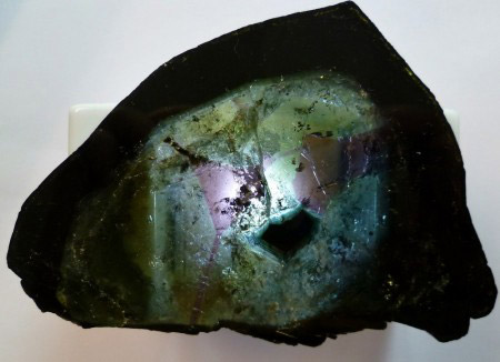 Turmalinscheibe 11x7cm 86gr Brasilien Minas Gerais.JPG