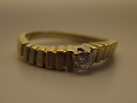 Goldring mit Diamant - Bitte um Wertschätzung