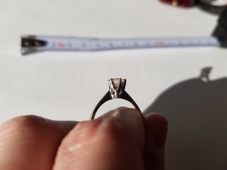 Ring mit Brilliant