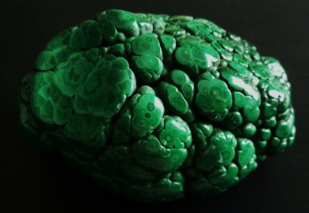 Fotoserie Mineralstufen, rohe Edelsteine in Matrix ...
