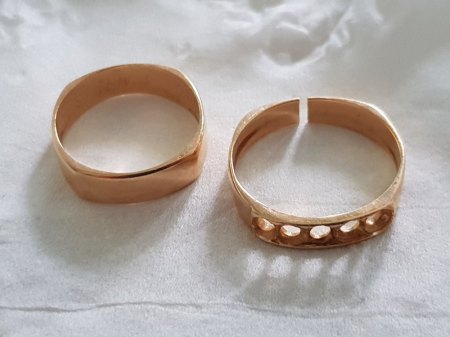 Alter Ehering und Diamanten