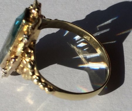 Unbekannter Schliff eines Aquamarin in einem Damenring 585I- Gelbgold
