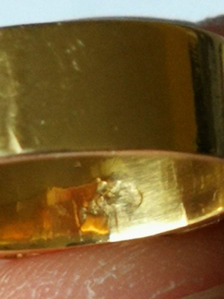 Goldring mit "Steinchen"