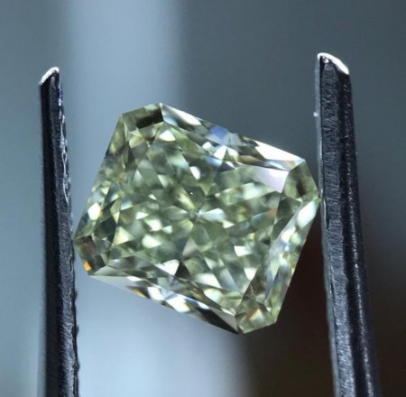 Farbiger Diamant - Fancy green