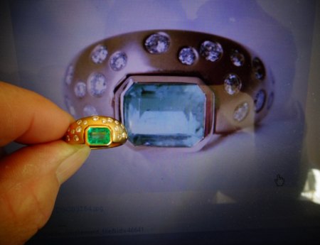 Goldener Smaragd-Brillant-Ring zu verkaufen