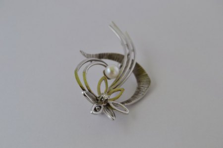 Weißgold(585)-Brosche/Anstecker mit Perle & Diamant - Wert und wo verkaufen?