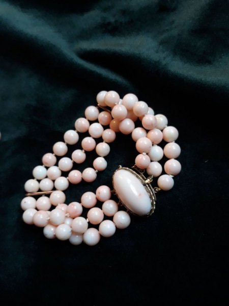 Bitte um Schätzung: Korallenschmuck und Gold