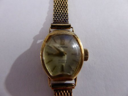 Bergana Damenuhr funktioniert aus 585 Gelbgold