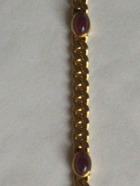 Ich biete ein 585er Rubin-Armband