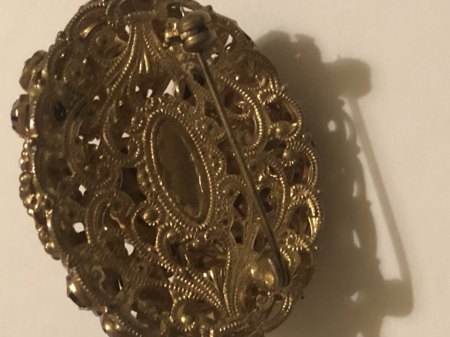 Aus welchem Material könnte es sein? Schaumgold?
