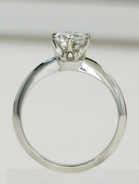 Handgefertigte Platinringe mit Brillant