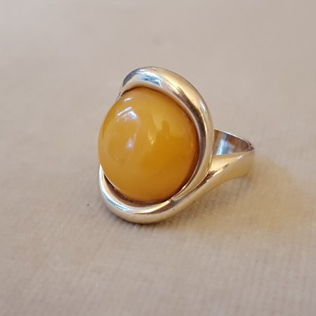 Punze eines Gold Rings bestimmen "L☆"