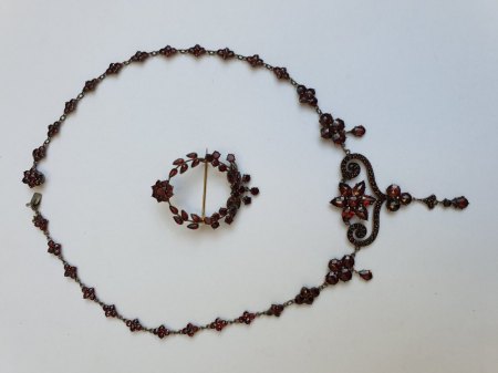 Granat oder Glas? Echtheit prüfen