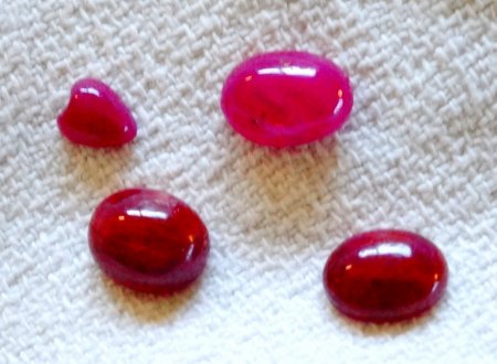 Rubin-Cabochon Lot mit Herz - 64 Carat - zu verkaufen