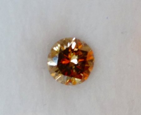 Cognacfarbiger Brillant - 0,285 Carat - aus Goldschmiede zu verkaufen