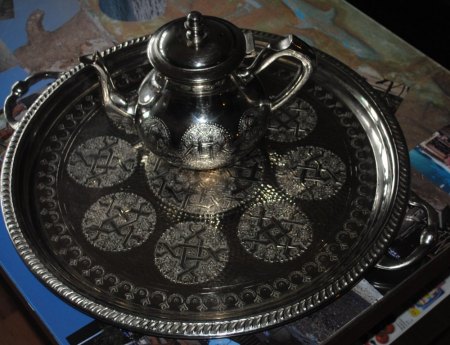 arabische Punze auf Teeservice