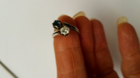 Bitte um Bewertung: Ring mit zwei Steinen