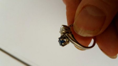 Bitte um Bewertung: Ring mit zwei Steinen