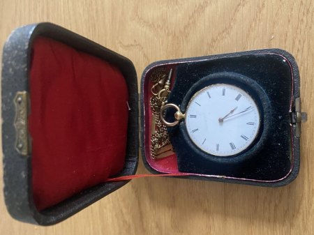 Goldene Taschenuhr - bitte um Bewertung oder Hersteller zeigen