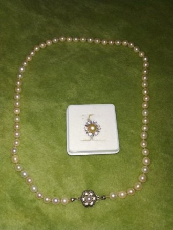 Perlenkette mit Steinen und silber