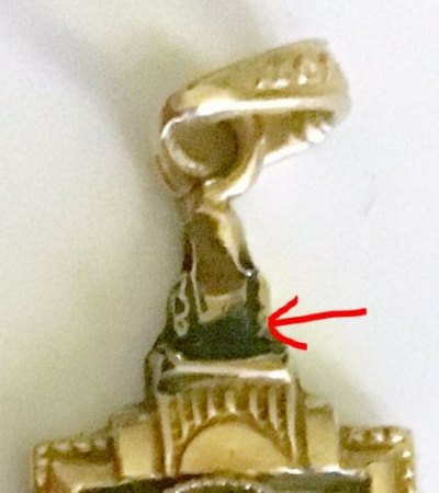Goldanhänger mit Aquamarin? Ich finde keinen Stempel. Trotzdem echt?