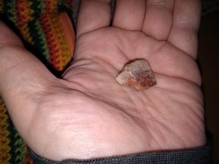 Fotoserie Mineralstufen, rohe Edelsteine in Matrix ...