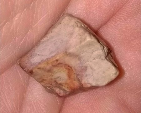 Fotoserie Mineralstufen, rohe Edelsteine in Matrix ...
