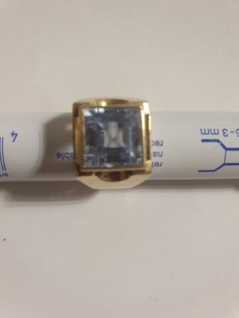 333 Goldring mit unbekanntem Stein