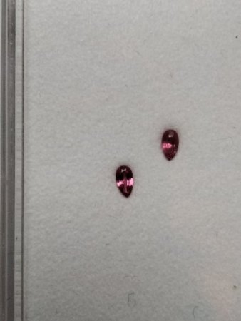 Biete Rubinpärchen Tropfenschliff 0,23ct