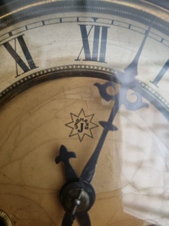 Junghans Wanduhr mit Pendel und Schlag