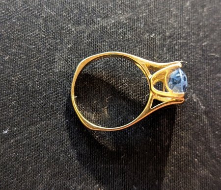 Halskette 750 sowie Ring 585 mit bläulichem Stein 585 Gold Ring mit brilliant