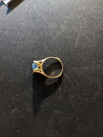 Halskette 750 sowie Ring 585 mit bläulichem Stein 585 Gold Ring mit brilliant