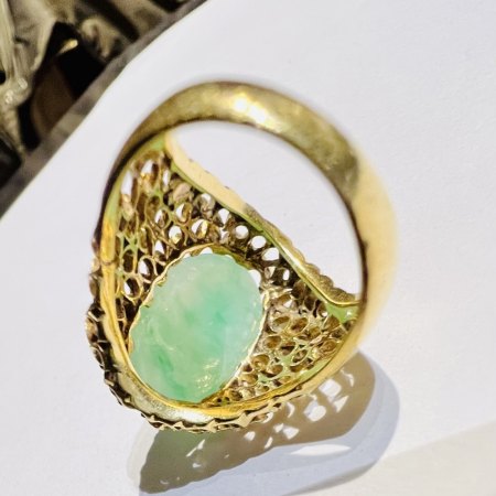 750er Goldring mit Jadestein aus Bologna