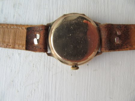 Unbekannte Uhr - wer weiß was dazu