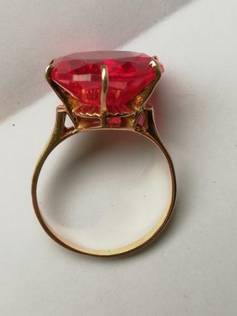 Ring roter Stein Adlerkopfpunze Alter?