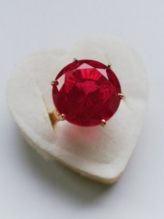 Ring roter Stein Adlerkopfpunze Alter?