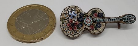 Brosche, winzige Gitarre, Mikromosaik