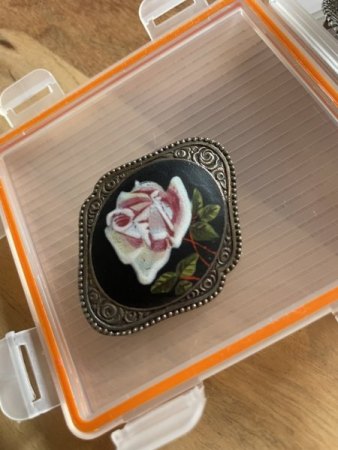 Brosche  mit Rose