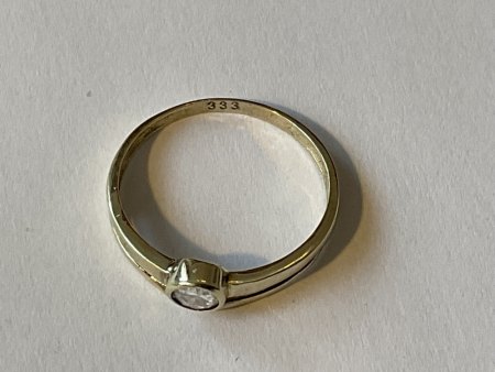 Goldring 333 - mit Stein - mehr Informationen gesucht