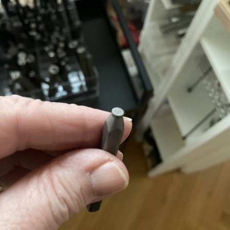 Wie bohre ich plane Sacklöcher?