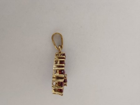 Reinigung Granatschmuck