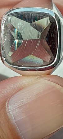 Platin Ring mit hellgrünem Turmalin?