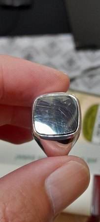 Platin Ring mit hellgrünem Turmalin?
