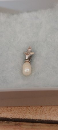 Biwaperlen Anhänger 585 Weißgold mit einem Diamanten drin