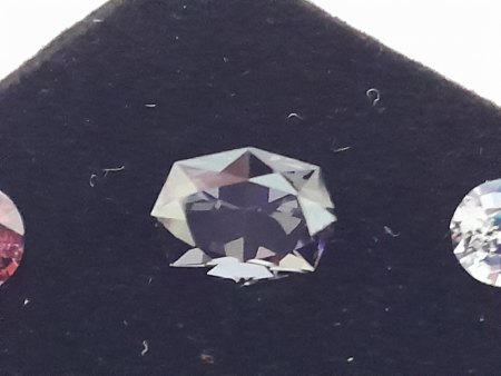 Neigen Mineralien mit Fluoreszenz eher zu Color Shift oder Color Change als ohne?