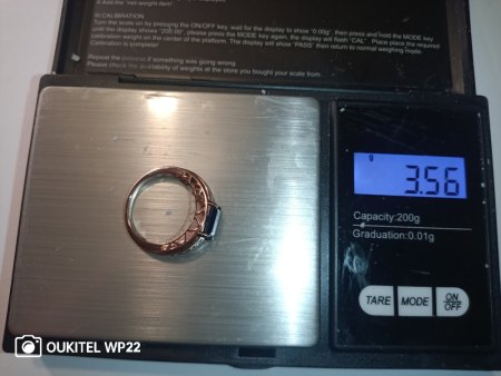 Wertschätzung Ring Roségold mit Saphir und kleinen Zirkonen oder Diamanten