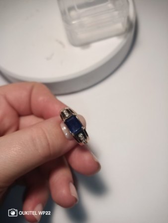 Wertschätzung Ring Roségold mit Saphir und kleinen Zirkonen oder Diamanten